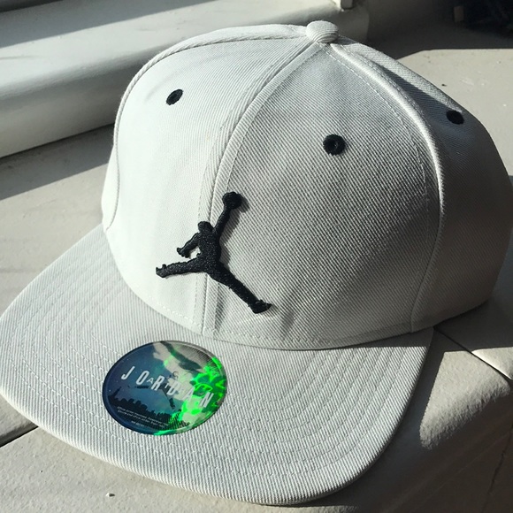 white jordan snapback